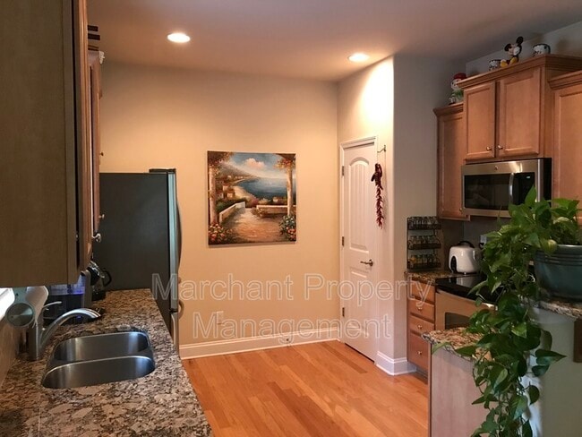 Building Photo - 500 Airdale Ln