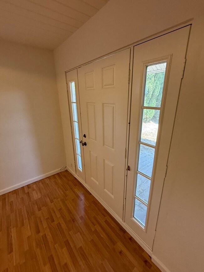 Building Photo - $3,700 / Spacious 4BR/2BA Home in Prime Fremont East Bay Location!