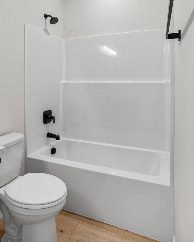 Building Photo - $2,500 - 3 Bed / 2 Bath Brand New Construc...