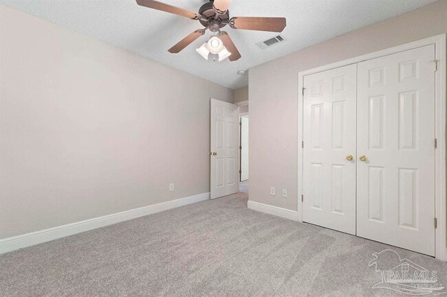 Building Photo - 6184 Green Acres Dr