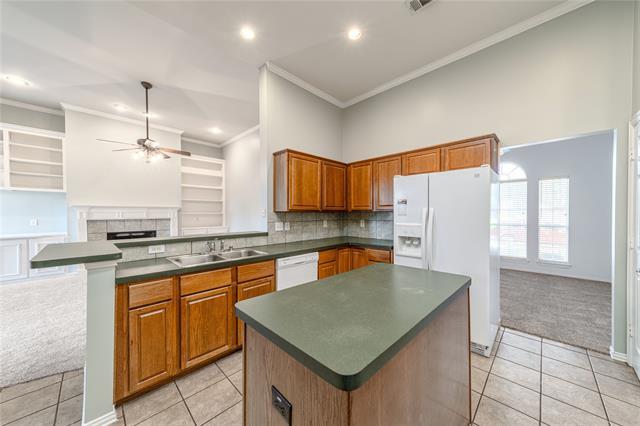 Building Photo - 3200 Heatherbrook Dr