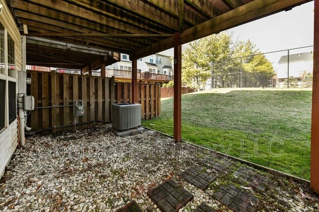 Building Photo - 2017 Capstone Cir