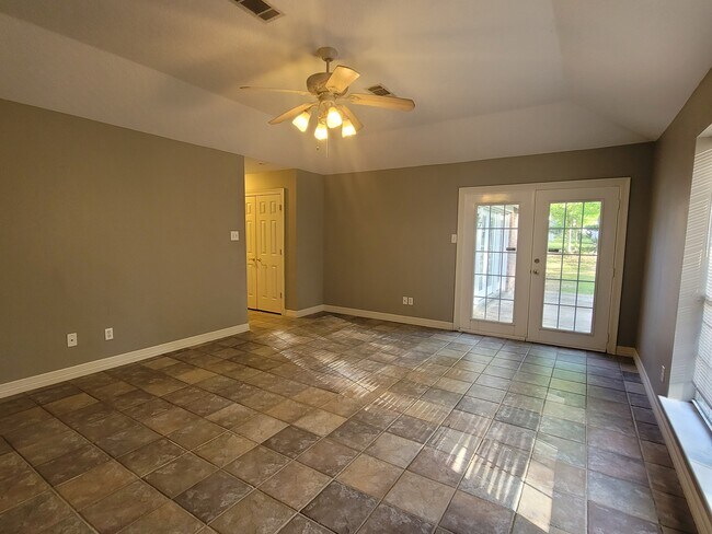 Building Photo - 1 Briar Oak Cir