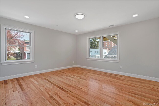 Building Photo - 80 Depeyster St