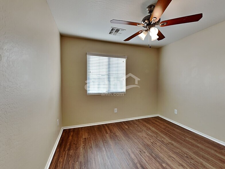 Building Photo - 11221 N 161st Ln