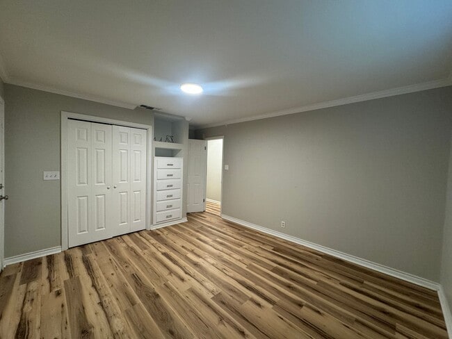 Building Photo - Large lot in Southern Hills....