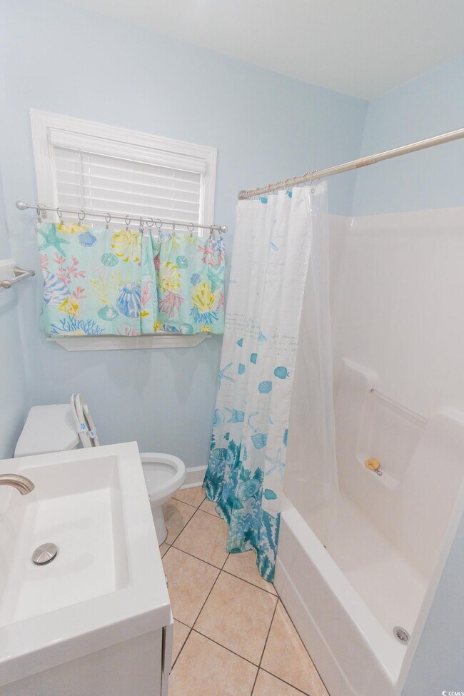 Building Photo - 4718 Seaview St
