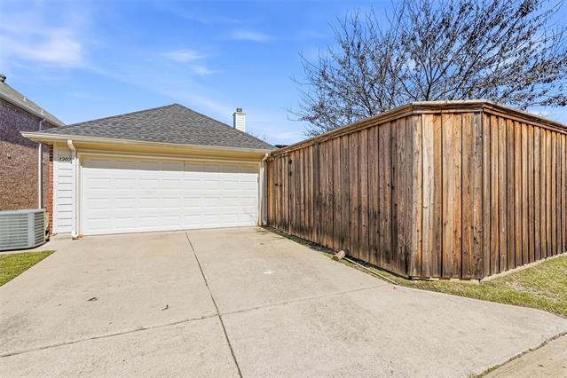 Building Photo - 1202 Defford Ln