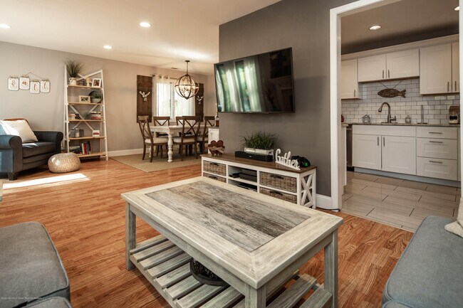 Building Photo - 59 Deer Path Ct