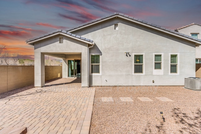 Building Photo - 45 N Iss Dr