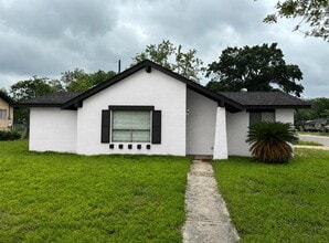 Building Photo - 1502 Cologne Dr