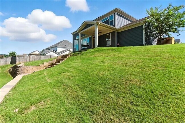 Building Photo - 2121 Harmony Dr