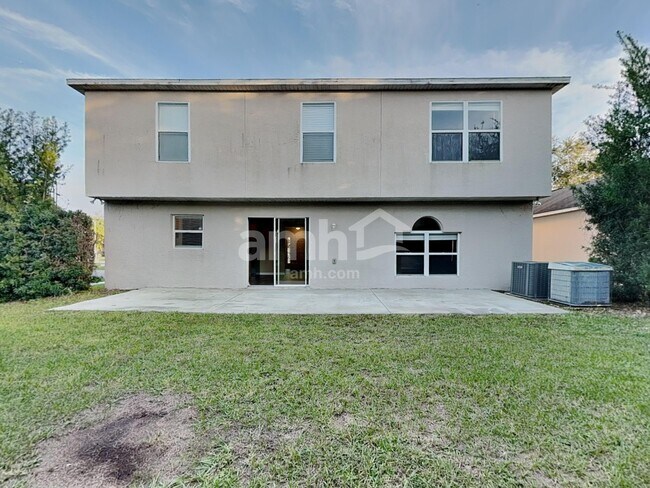 Building Photo - 16452 Corner Lake Dr