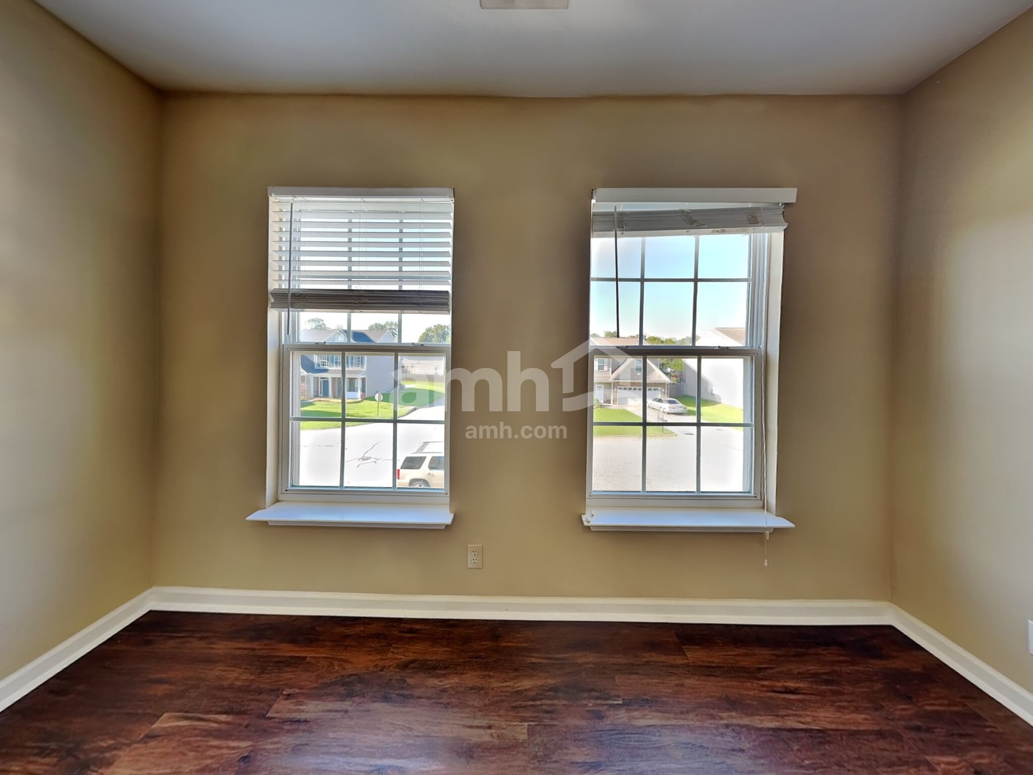 Building Photo - 100 Nut Leaf Ln