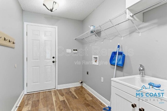 Building Photo - 14961 Greenwell Cir