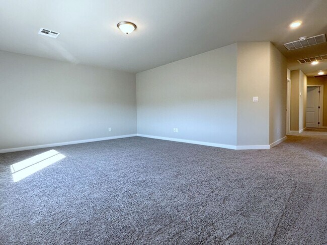 Building Photo - 4bd/2.5bath Single Family Home