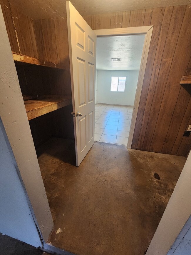 Building Photo - 6995 E Lurlene Dr