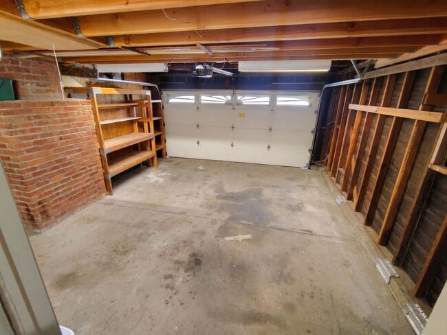 Building Photo - 8525 Bandon Dr