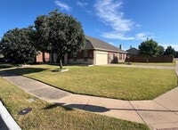 Building Photo - 1323 Luverne Dr