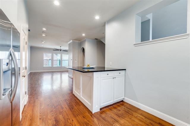 Building Photo - 3835 Cole Ave