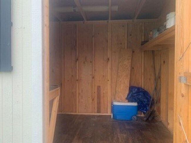 Building Photo - 200 Leeward Landing