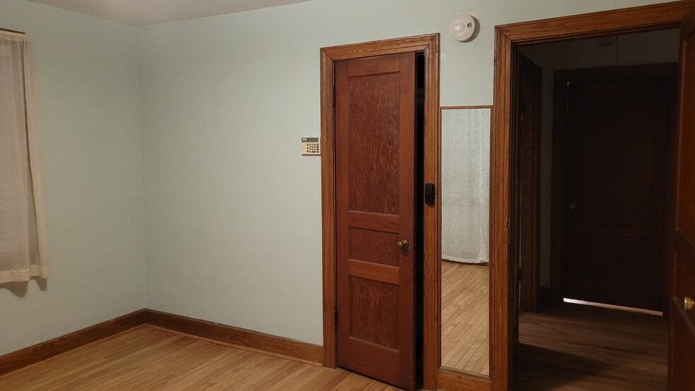 Bedroom 2, View 2 - 4015 Moss Rose Dr