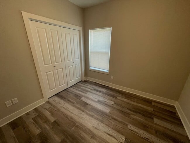 Building Photo - For Rent – Beautiful 3 Bed | 2 Bath Single...