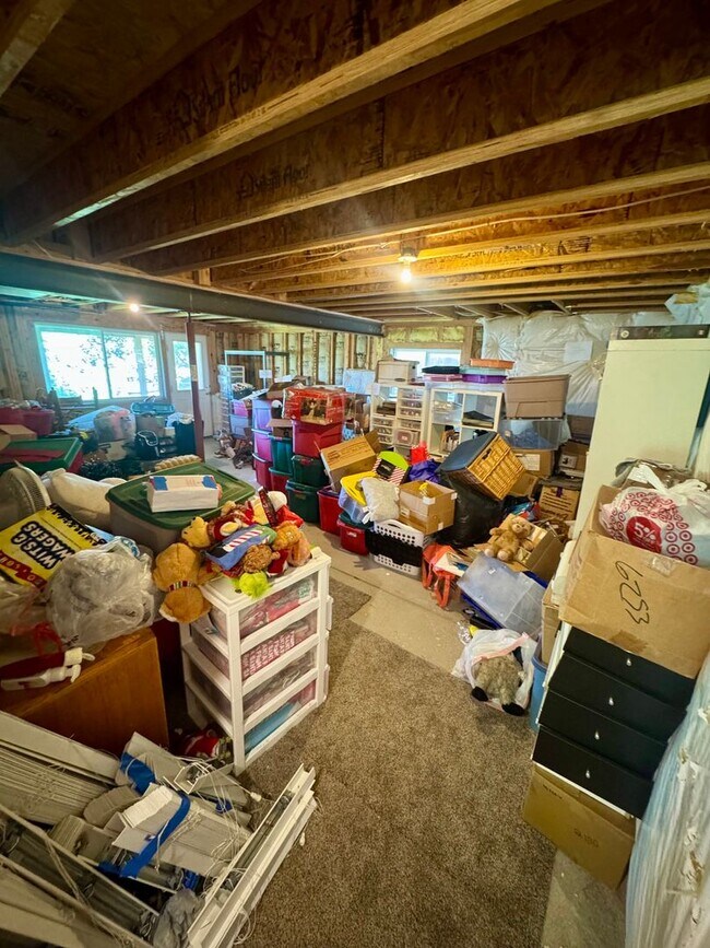 Building Photo - 3 bedroom home in Wagon Trails with commun...
