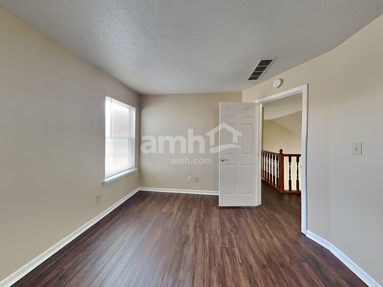 Building Photo - 9984 Waterside Dr