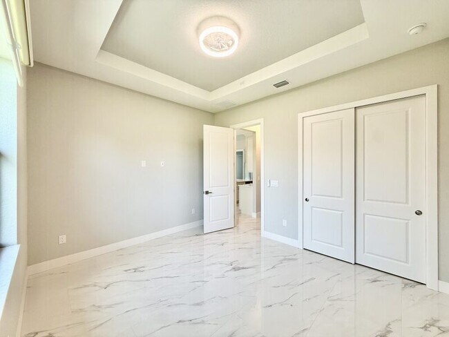 Building Photo - 20 Coxswain Dr