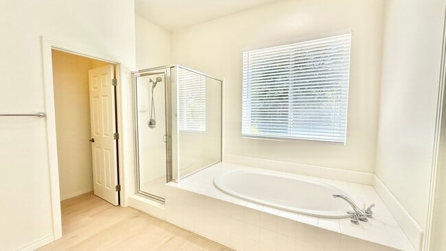 Building Photo - Fantastic Single-Story in the desirable an...
