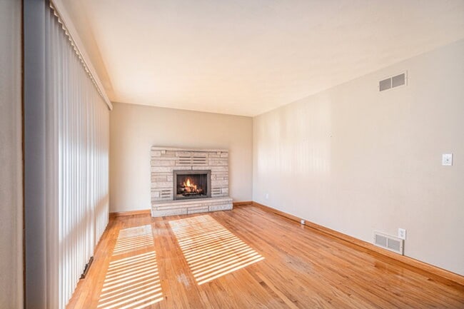Building Photo - Penn Schools!  Remodeled Granger home-Lawn...