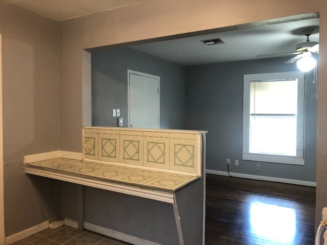 Building Photo - 1425 Daytona Dr
