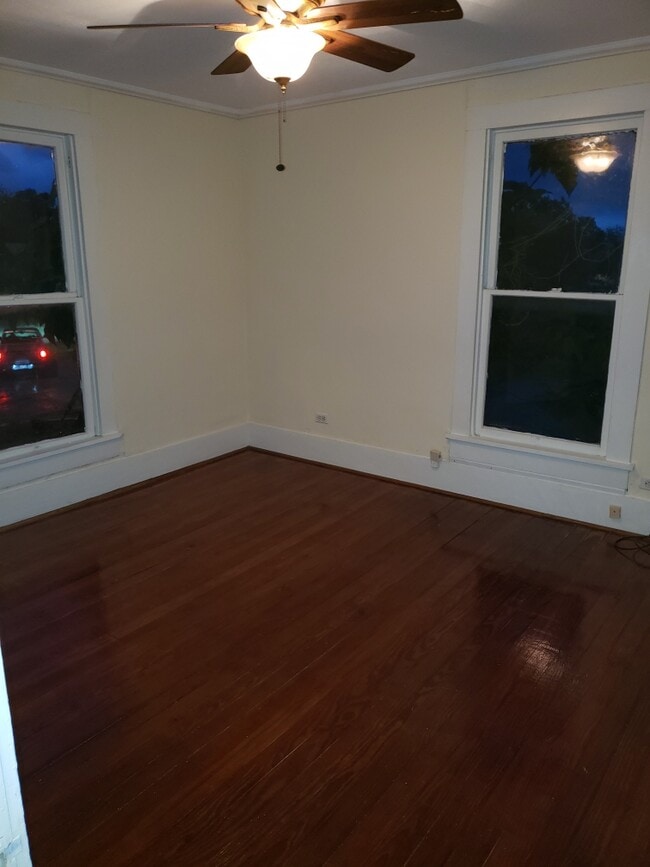 Building Photo - 820 Porter St