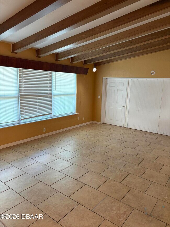 Building Photo - 2537 Coral Way W