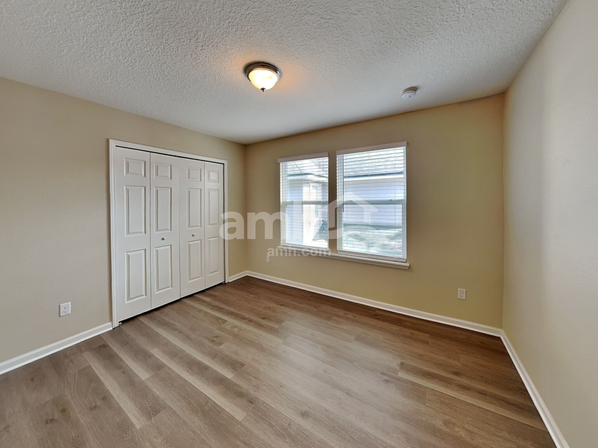 Building Photo - 332 Silver Glen Ave