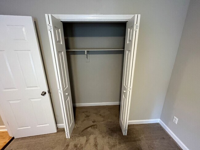 Building Photo - Charming 3-Bedroom Ranch