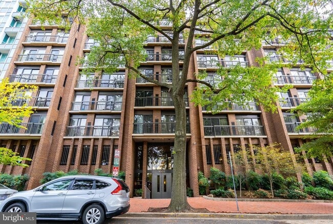 Building Photo - 1001 26th St NW