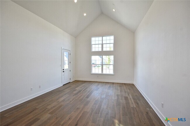 Building Photo - 421 Constance Dr