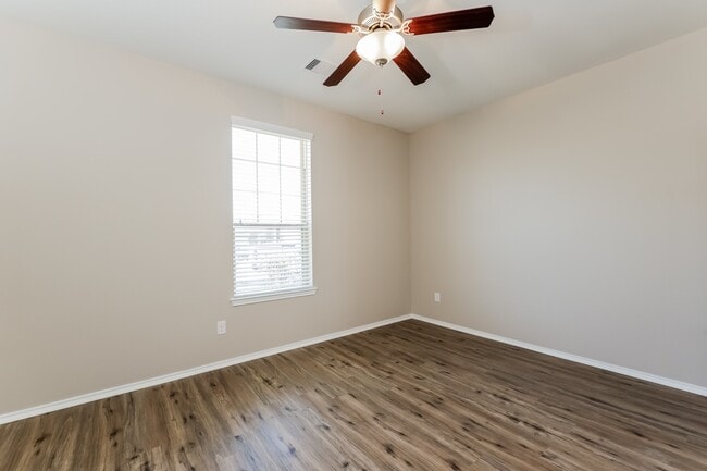 Building Photo - 5647 Claymore Meadow Ln