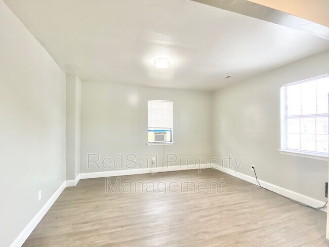 Building Photo - 1240 24th St