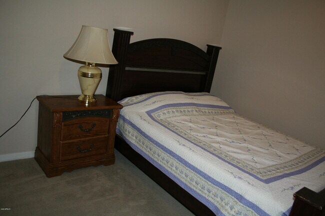 Building Photo - 8851 W Augusta Ave