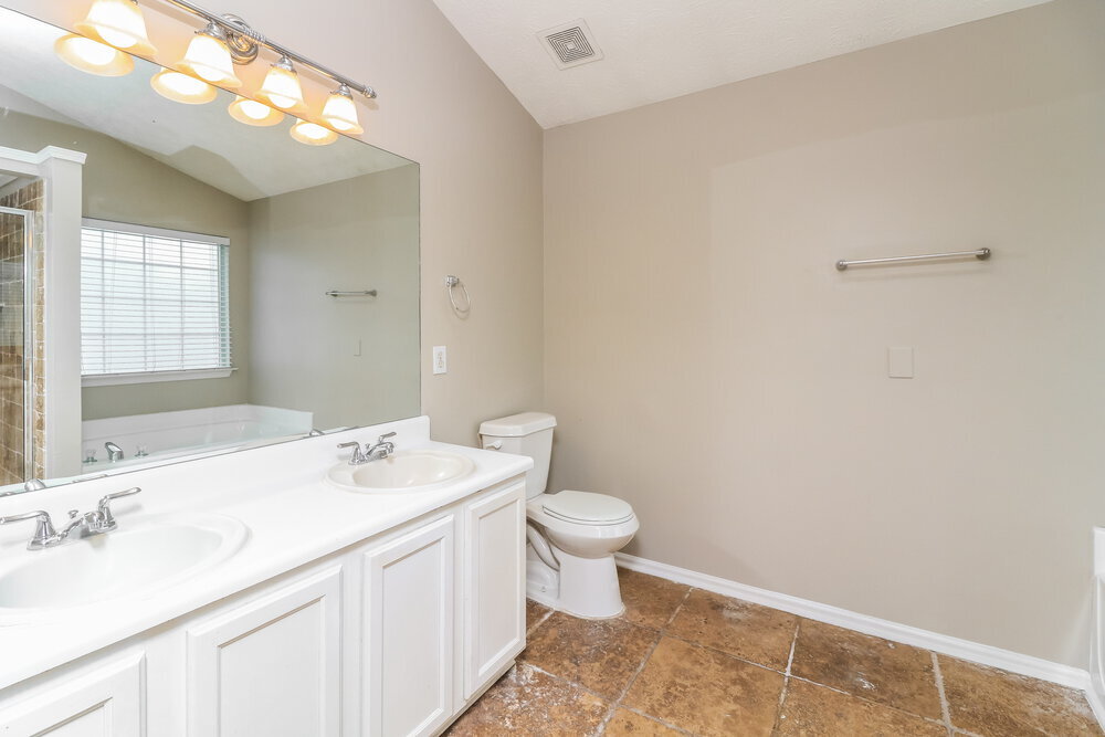 Building Photo - 2991 Heather Lake Dr