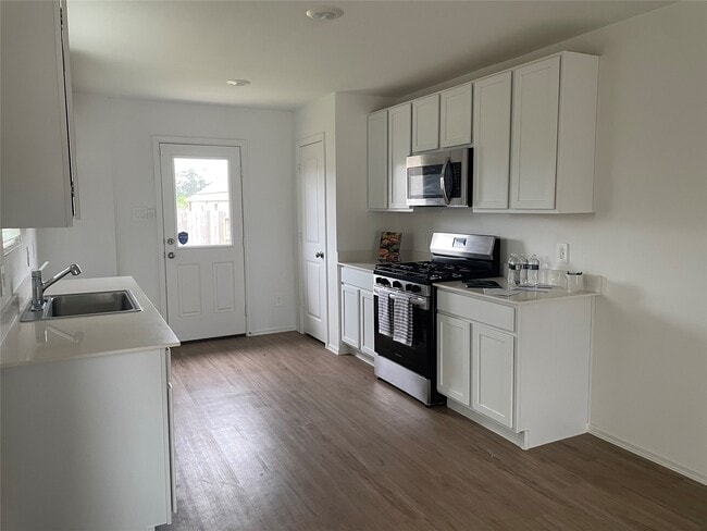 Building Photo - 221 Crystal Bay Ln