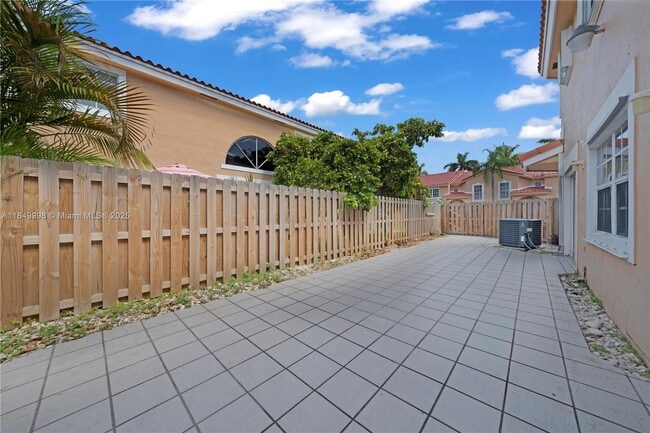 Building Photo - 14305 SW 57th Ln