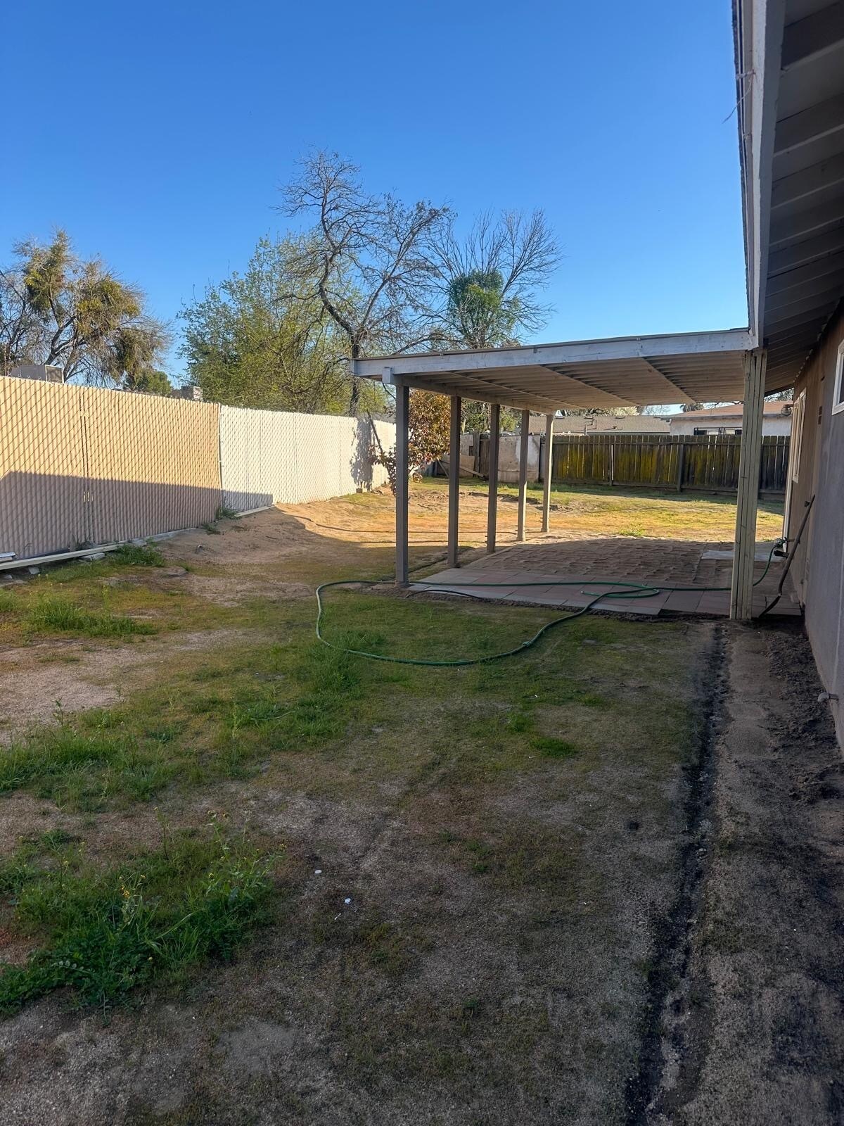 Building Photo - 1817 W La Sierra Dr