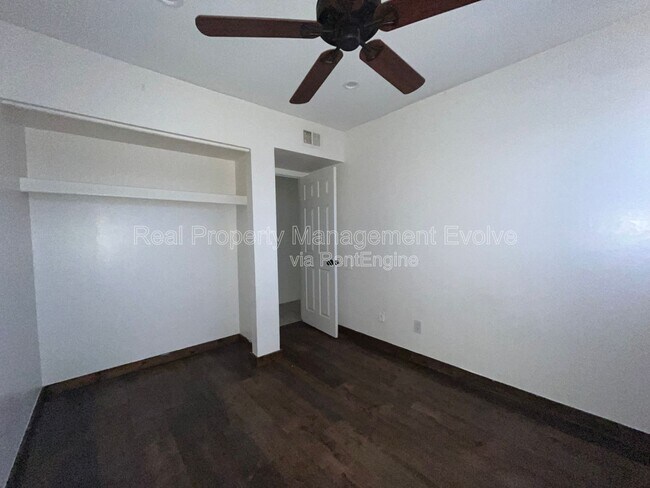 Building Photo - 6565 N 19th Ave