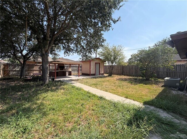 Building Photo - 108 W La Quinta Dr