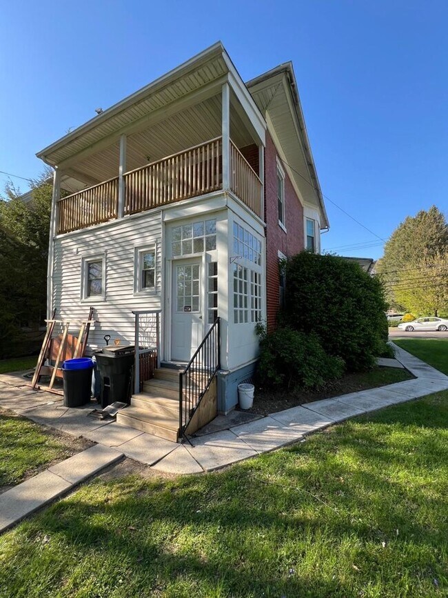 Building Photo - 4216 W Penn Ave