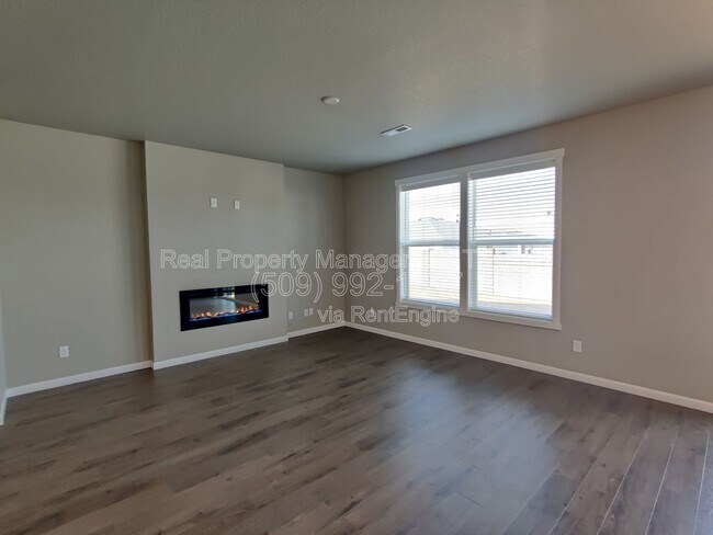 Building Photo - 8304 Gardner St